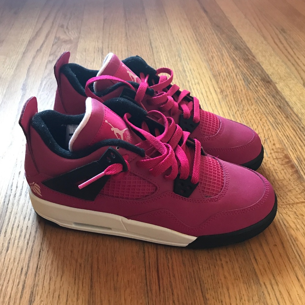 Jordan 4s - Picture 5 of 7
